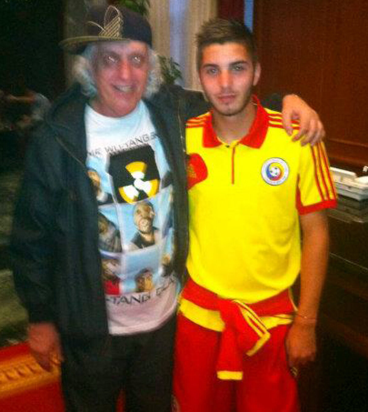 De gît cu ”ultraboss” » Juniorii U19 s-au fotografiat alături de interlopul sîrb Ratko Buturovici