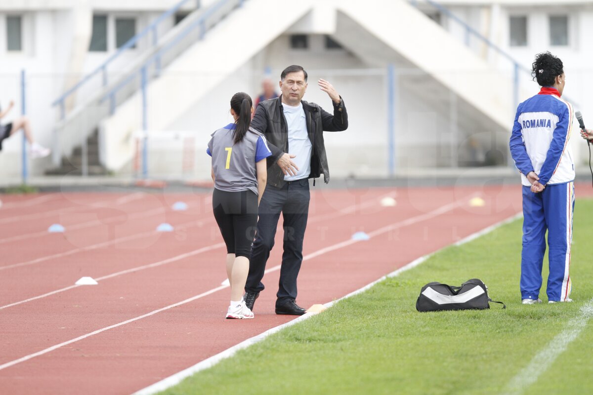 Reportaj la examenul arbitrelor » Nea Nelu şi "fluieraşele" :)