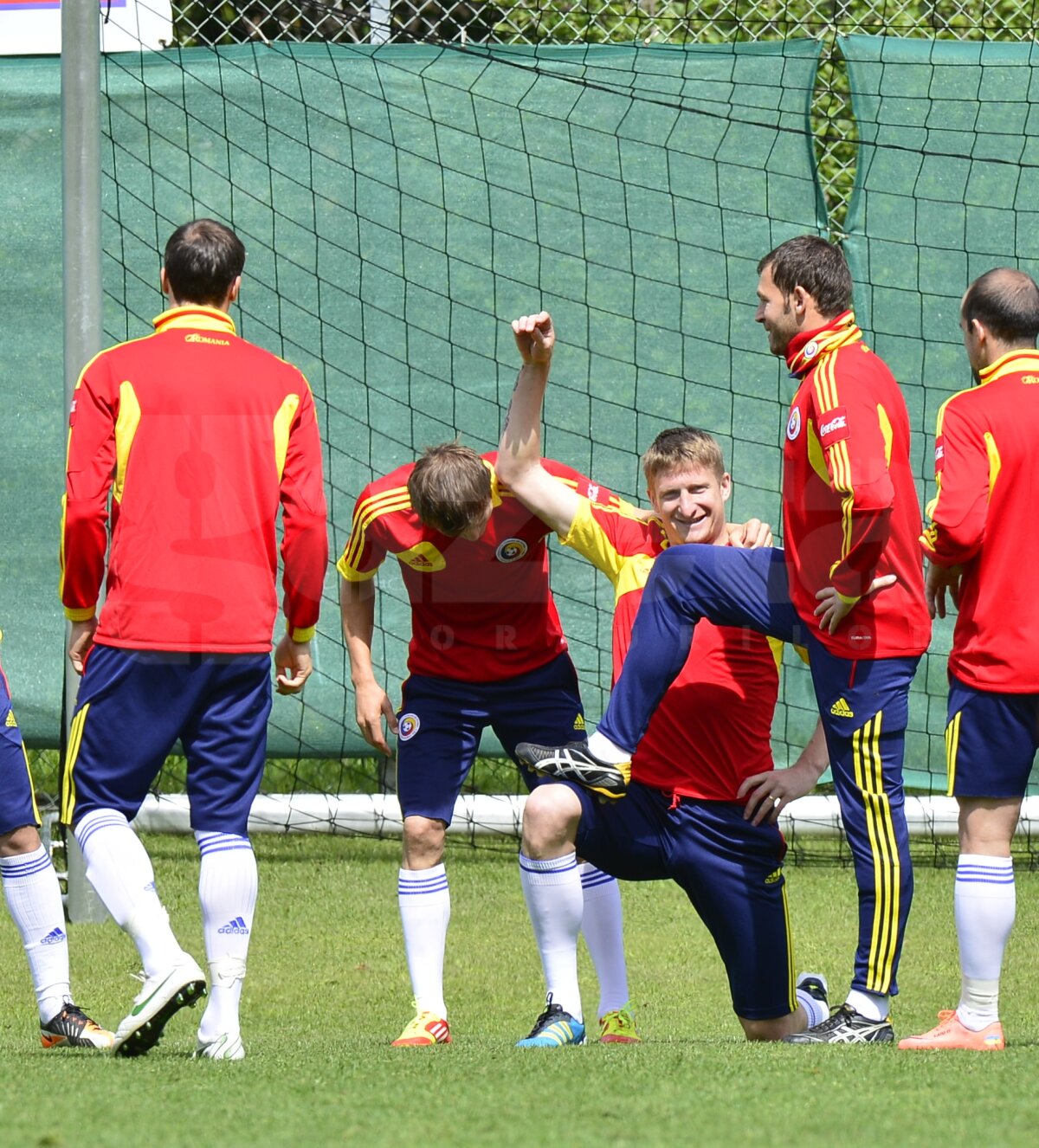 FOTO » Cu zîmbetul pe buze » "Tricolorii" s-au relaxat la antrenamentul dinaintea meciului cu Austria