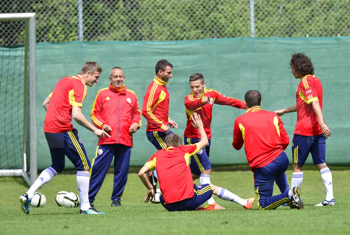 FOTO » Cu zîmbetul pe buze » "Tricolorii" s-au relaxat la antrenamentul dinaintea meciului cu Austria