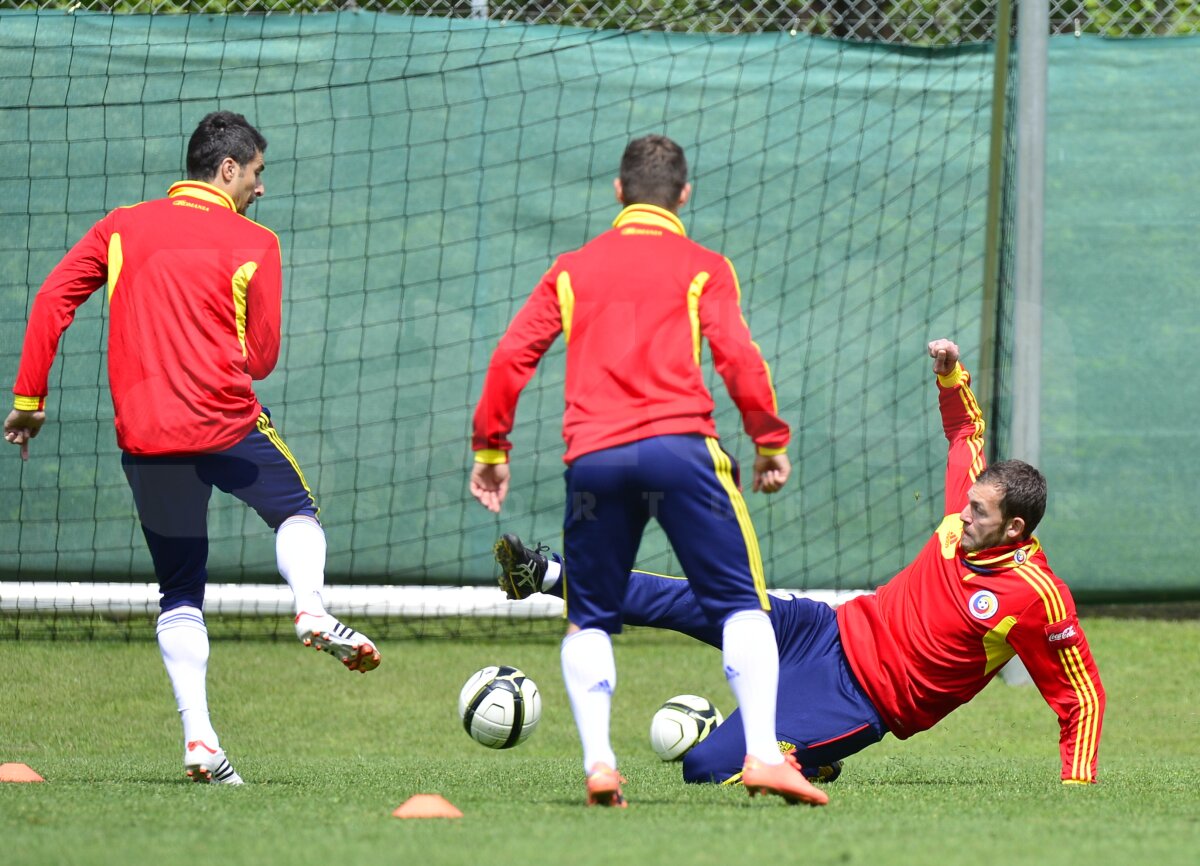FOTO » Cu zîmbetul pe buze » "Tricolorii" s-au relaxat la antrenamentul dinaintea meciului cu Austria