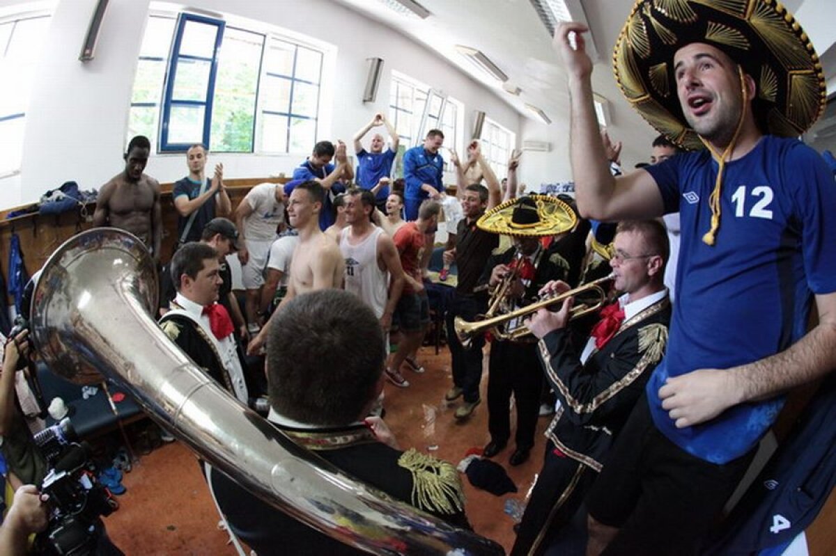 FOTO Promovare în ritmuri de vuvuzele » Iaşiul are din nou echipă în Liga 1