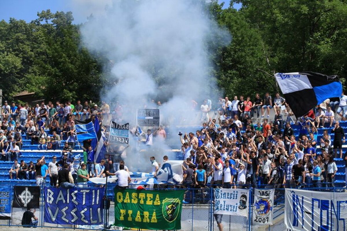 FOTO Promovare în ritmuri de vuvuzele » Iaşiul are din nou echipă în Liga 1