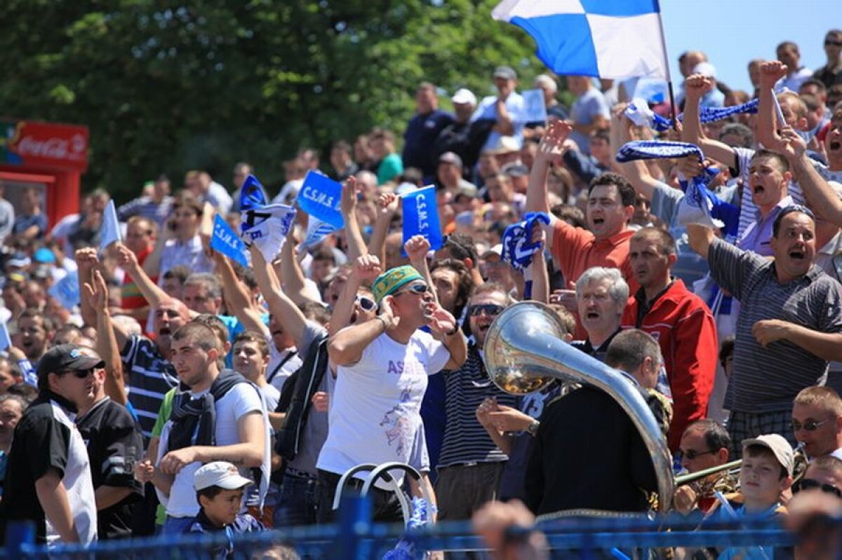 FOTO Promovare în ritmuri de vuvuzele » Iaşiul are din nou echipă în Liga 1