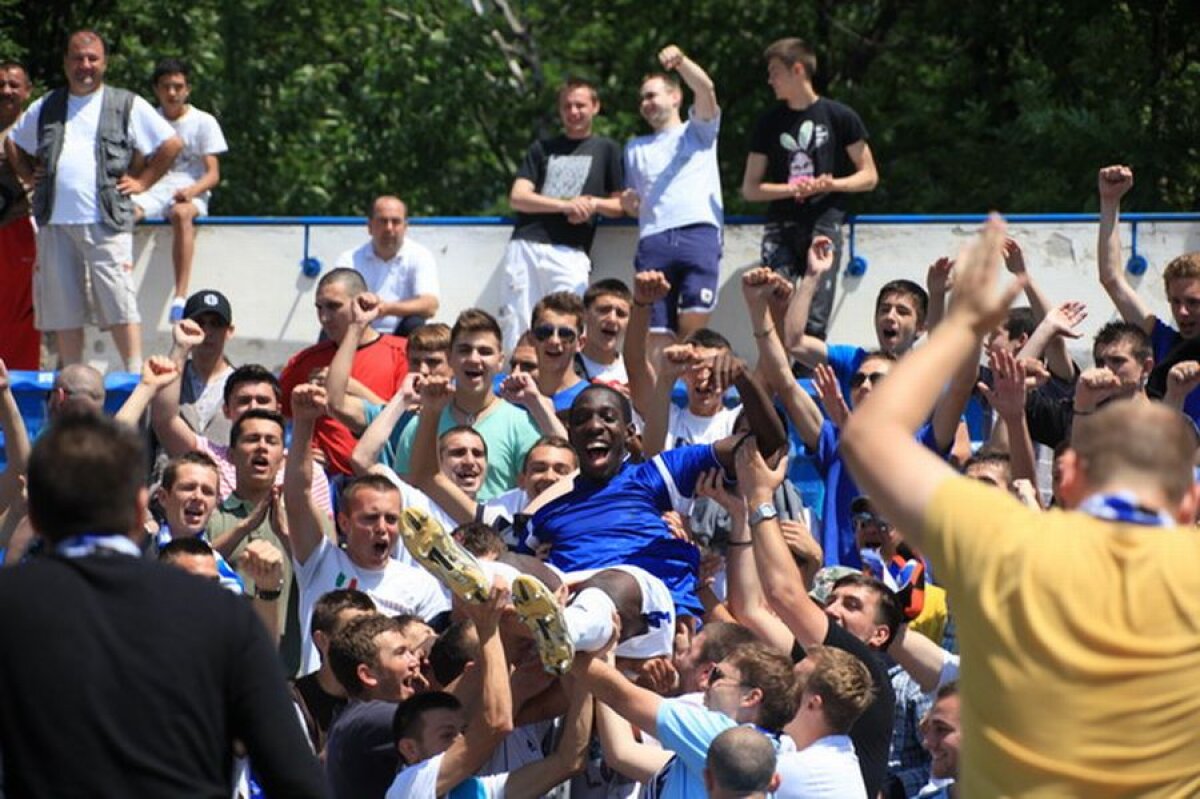 FOTO Promovare în ritmuri de vuvuzele » Iaşiul are din nou echipă în Liga 1