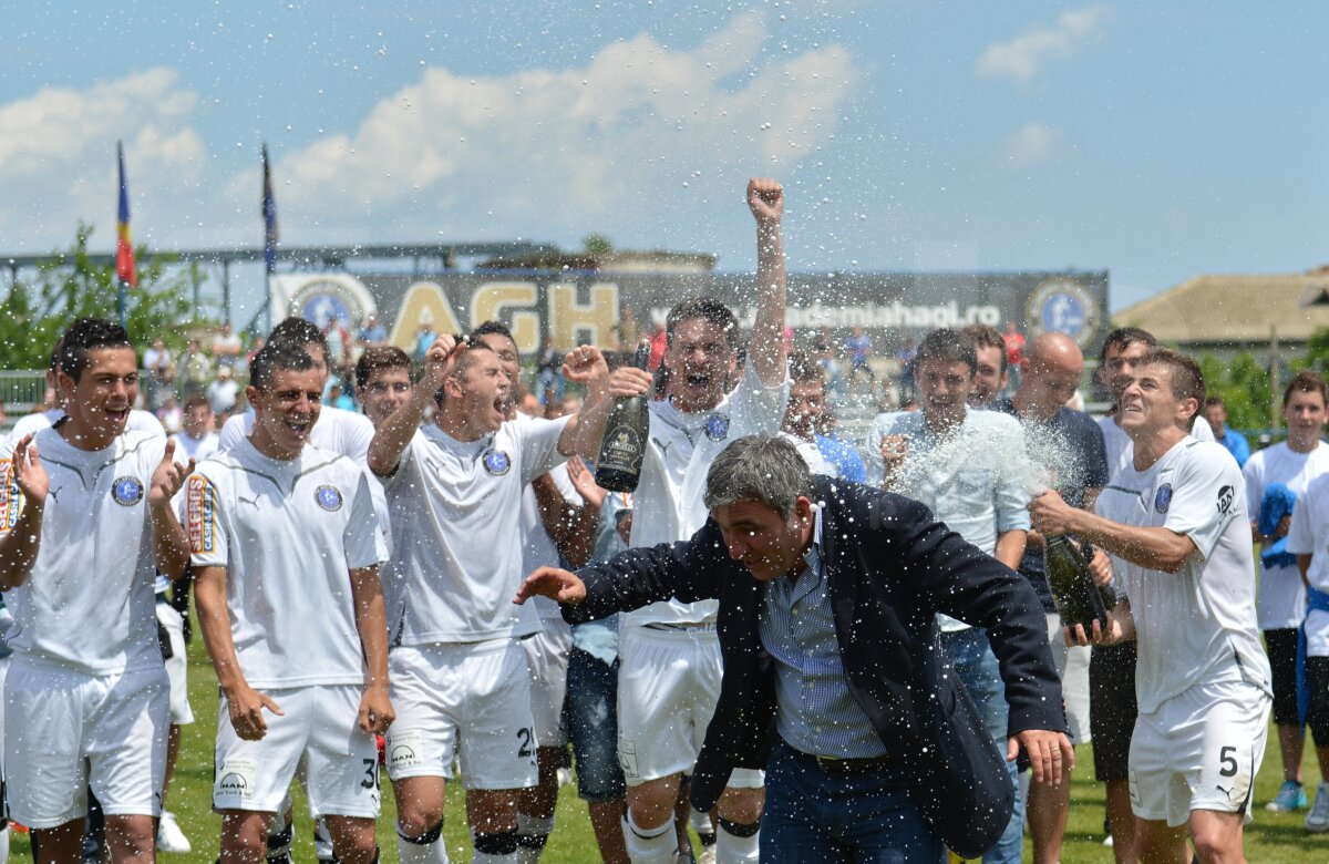 VIDEO Bucurie anti-granzi » "Copiii" lui Hagi au sărbătorit promovarea cu scandări împotriva Stelei şi a lui Dinamo