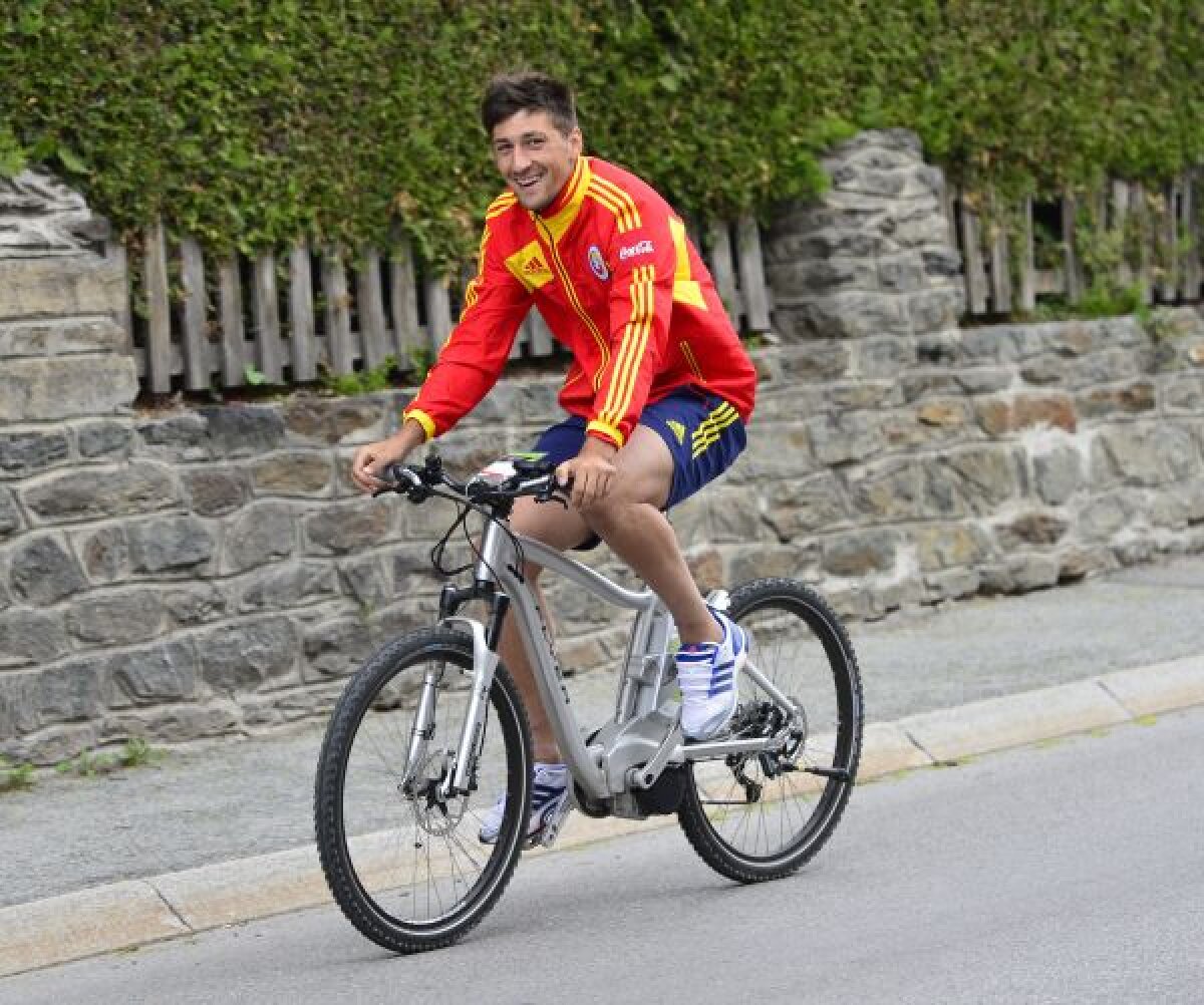 FOTO O altfel de relaxare: ”tricolorii” s-au plimbat cu bicicletele în cantonamentul austriac