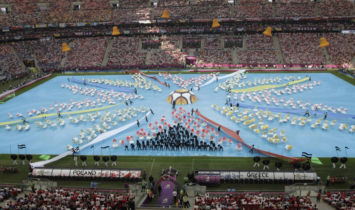 FOTO Acorduri de pian şi ritmuri techno la festivitatea de deschidere a Euro 2012