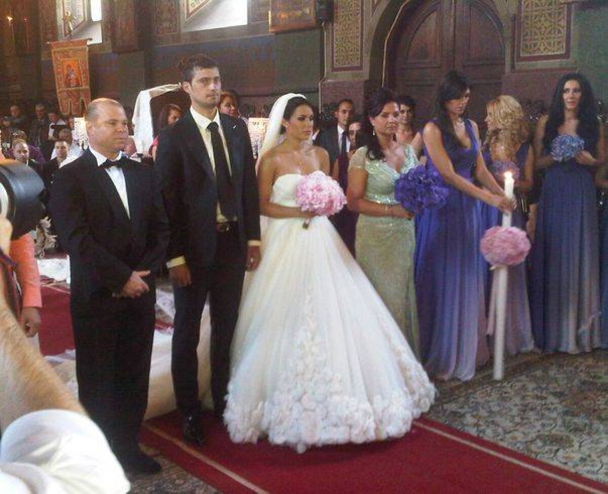 FOTO "Rebelul" Gabi Tamaş s-a însurat! Adrian Mutu va fi azi alături de colegul său de la naţională