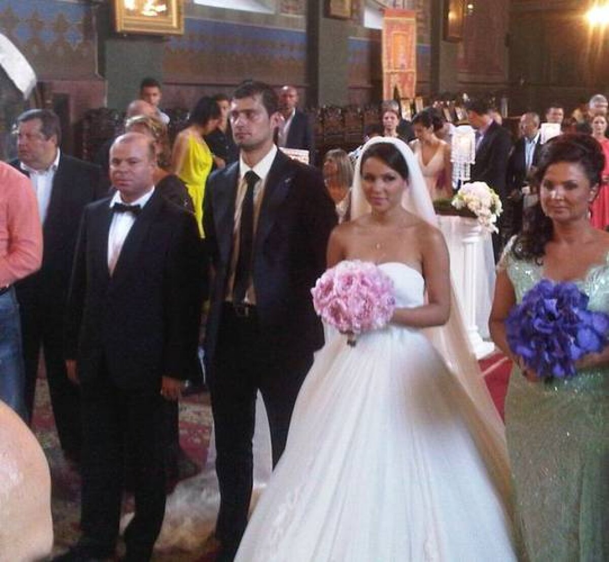 FOTO "Rebelul" Gabi Tamaş s-a însurat! Adrian Mutu va fi azi alături de colegul său de la naţională