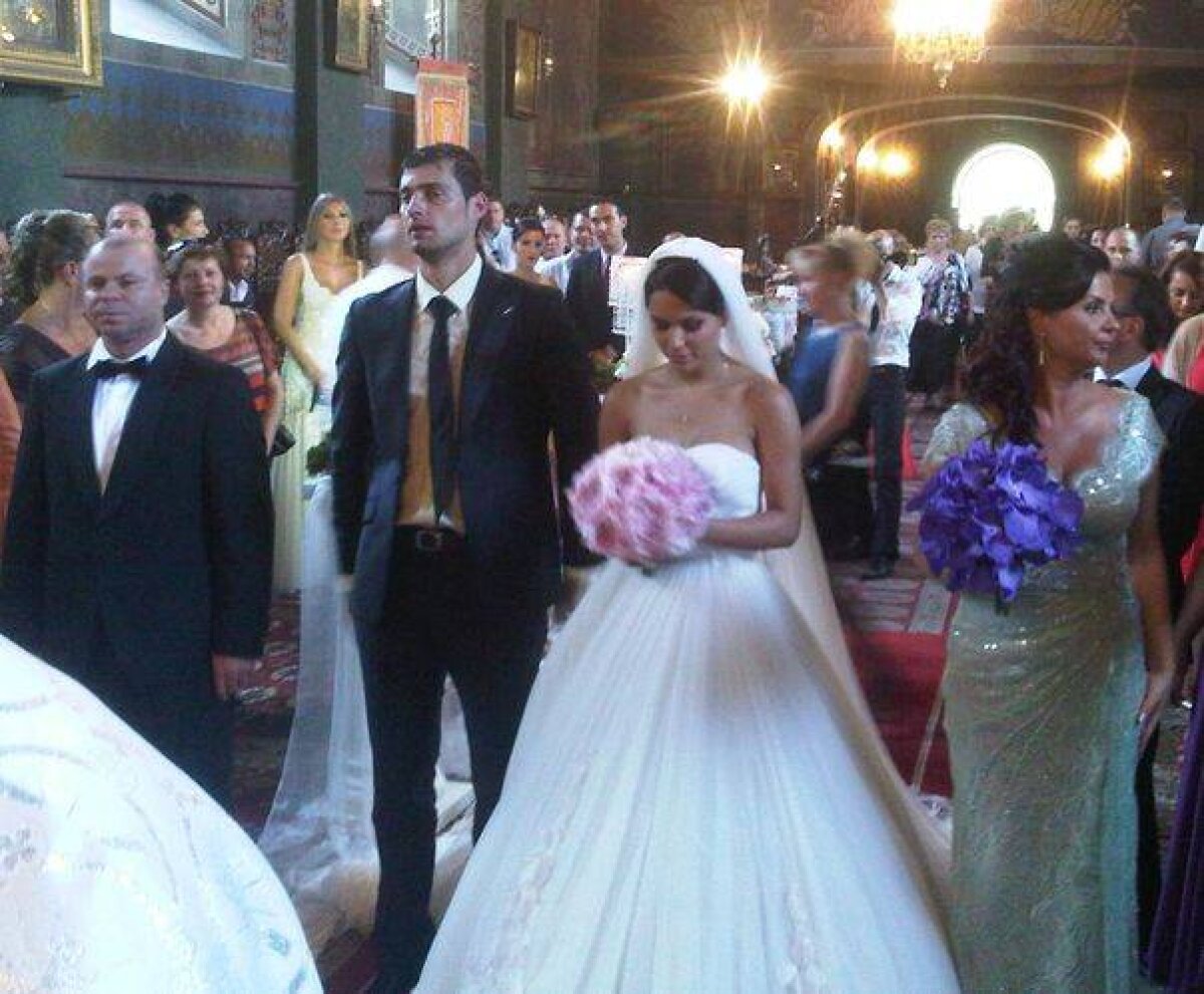 FOTO "Rebelul" Gabi Tamaş s-a însurat! Adrian Mutu va fi azi alături de colegul său de la naţională