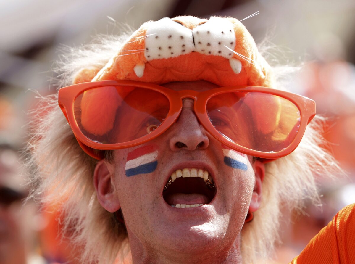 VIDEO şi FOTO Danemarca provoacă prima mare surpriză la Euro » Krohn-Dehli îngenunchează Olanda