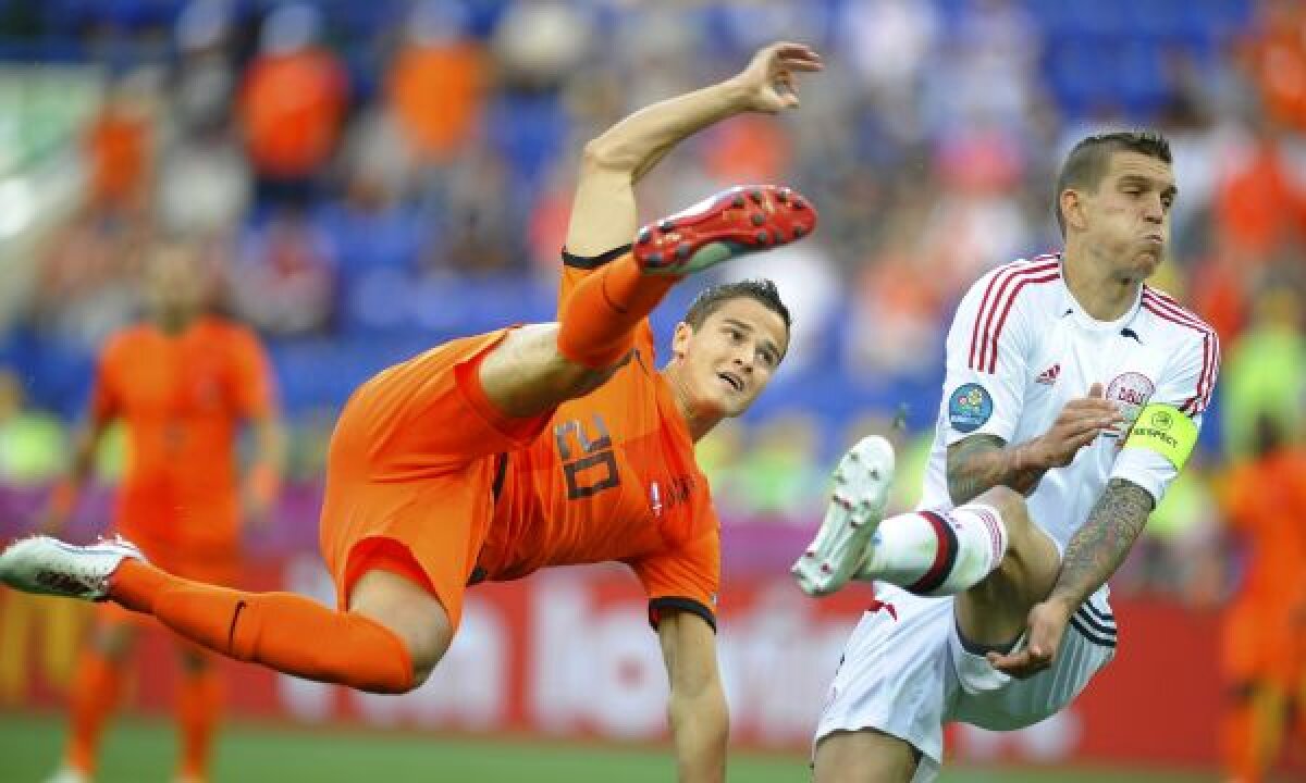 VIDEO şi FOTO Danemarca provoacă prima mare surpriză la Euro » Krohn-Dehli îngenunchează Olanda