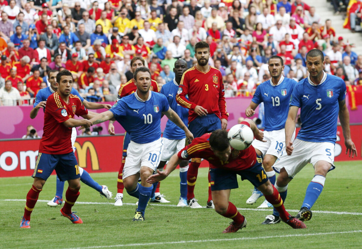 VIDEO Show fără învinşi » Remiza fotbalului de atac. Spania şi Italia au terminat la egalitate, 1-1