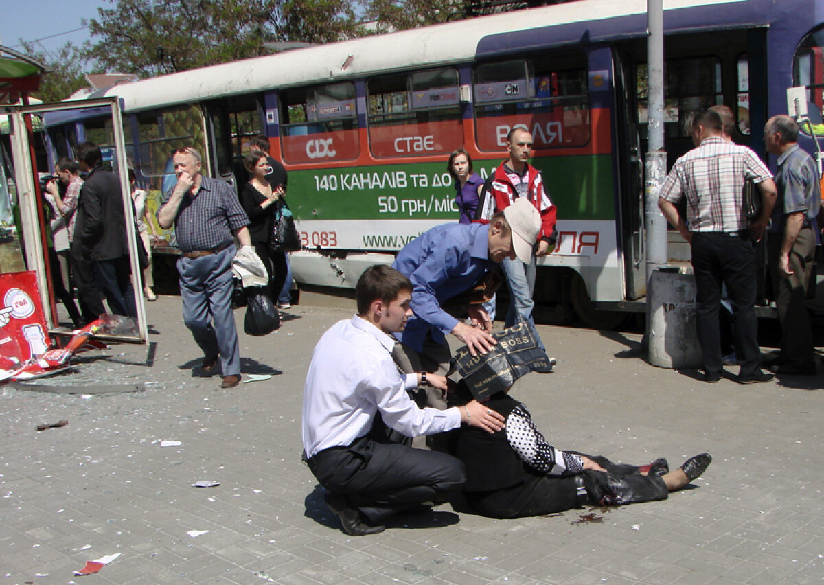 Euro exploziv » Accident cu iz de atentat înainte de meciurile Grupei D