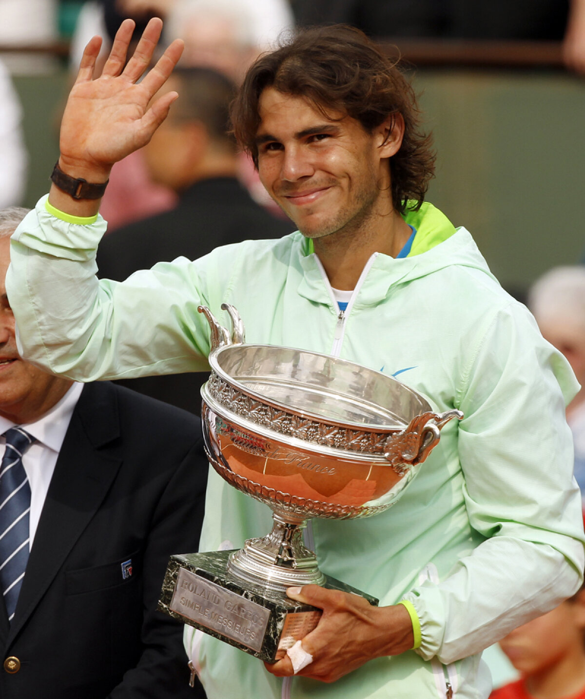 7 titluri şi un magnific » Nadal s-a impus din nou la Roland Garros după o finală reluată ieri din cauza ploii