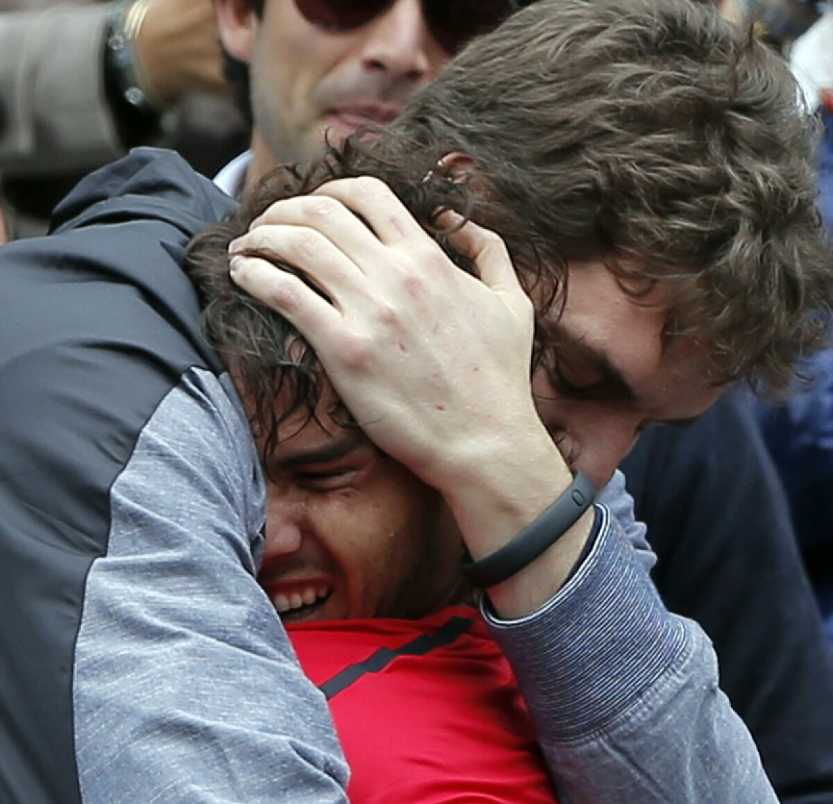 7 titluri şi un magnific » Nadal s-a impus din nou la Roland Garros după o finală reluată ieri din cauza ploii