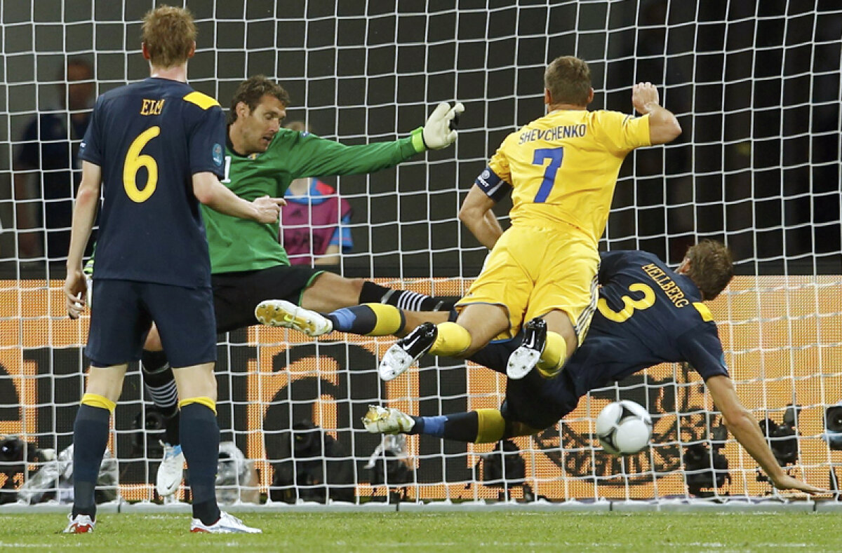 FOTO&VIDEO "Diavolii" vechi şi noi » Şevcenko a fost eroul neaşteptat al meciului cu Suedia, scor 2-1