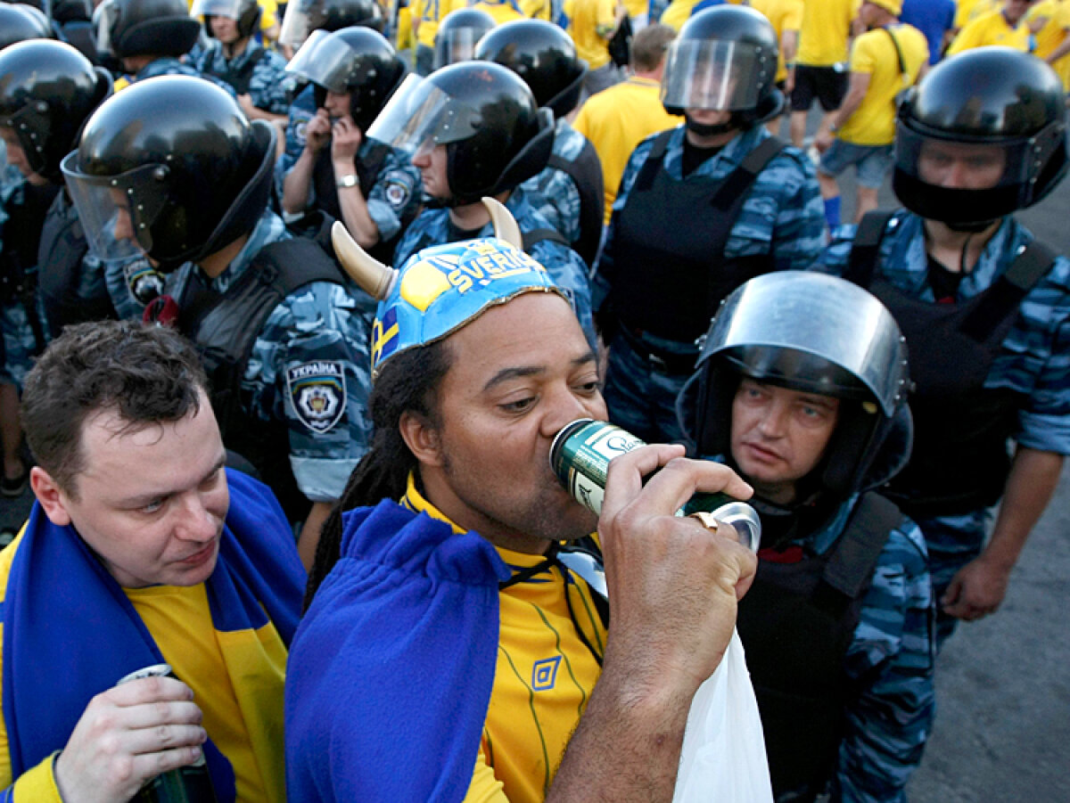 FOTO Spectacol fără frontiere» Vezi cele mai tari faze ale meciurilor din grupa D