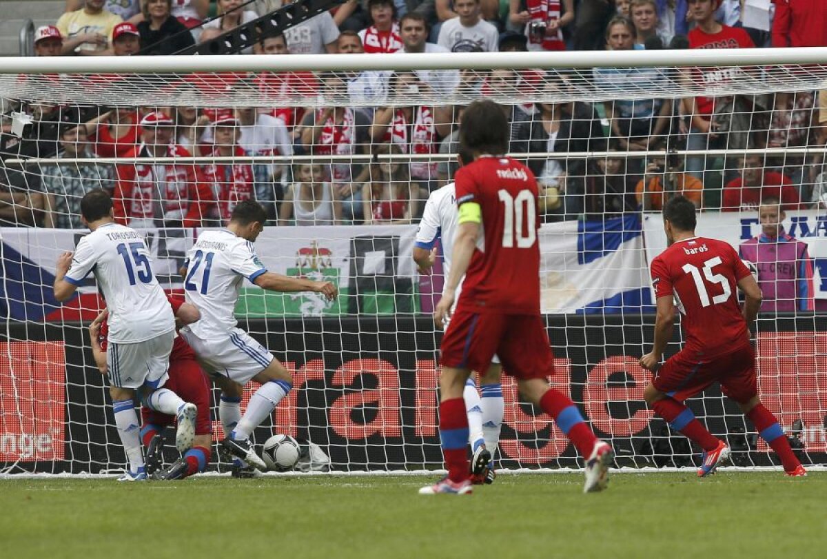 FOTO&VIDEO Cehia a obţinut prima victorie la Euro, 2-1 în faţa Greciei