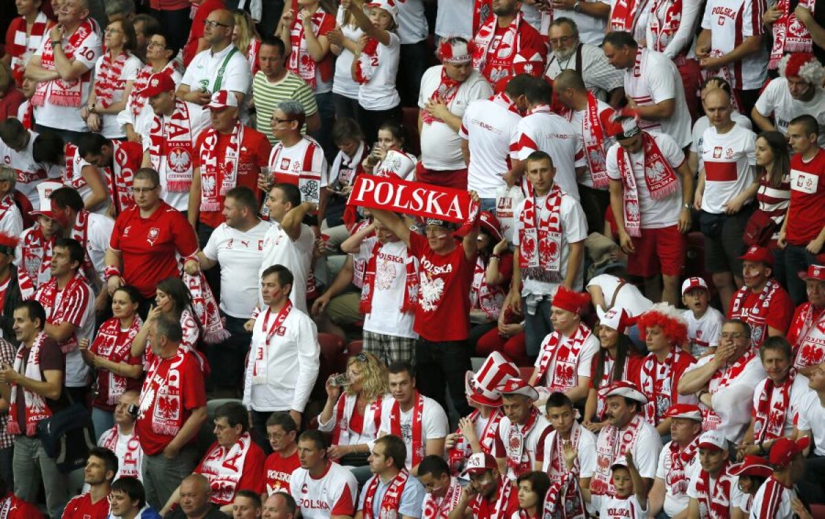 FOTO IMPRESIONANT » Polonezii şi ruşii au creat un spectacol senzaţional în tribune