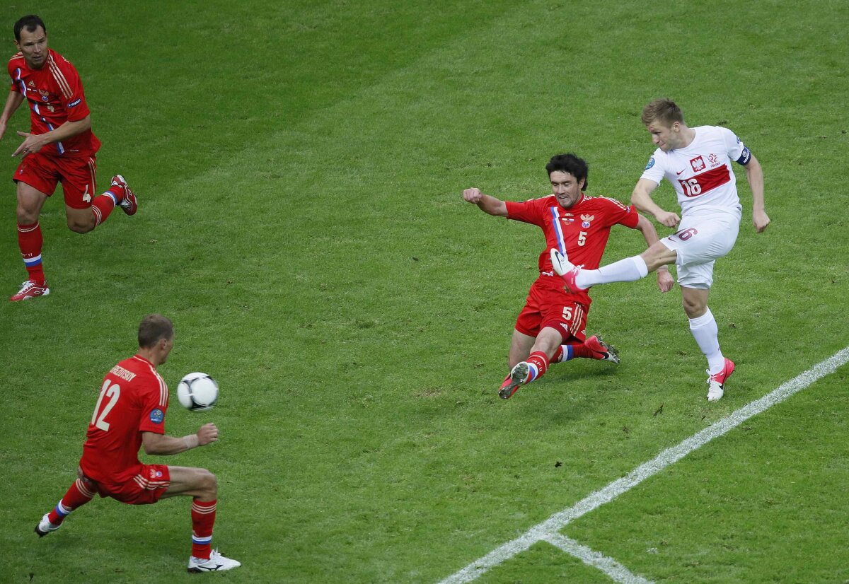 FOTO + VIDEO Supergolul lui Blaszczykowski cu Rusia menţine Polonia în lupta pentru sferturi
