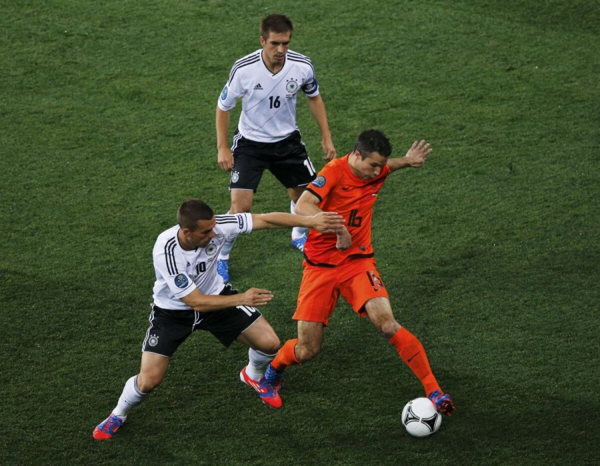 FOTO SuperMario Show » Germania a învins Olanda cu 2-1 şi batavii sînt cu bagajele la uşă