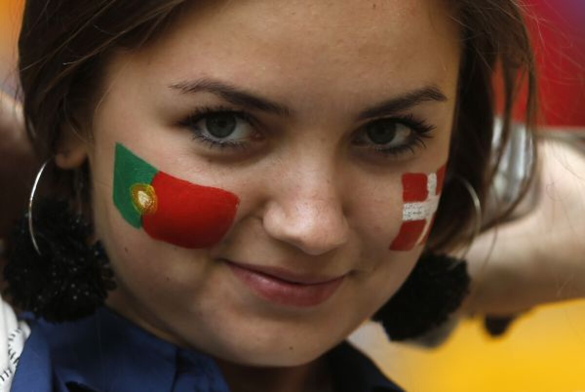 FOTO Fotbal nebun, femei frumoase, ce-ţi mai poţi dori de la Euro 2012? :D