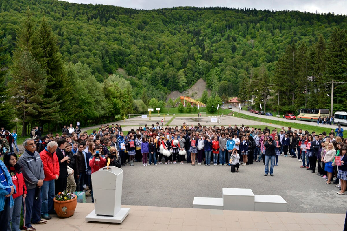 FOTO Olimpiada Carpaţilor » La Sinaia, peste 450 tineri campioni au reprodus, la o scară mai mică, JO de la Londra