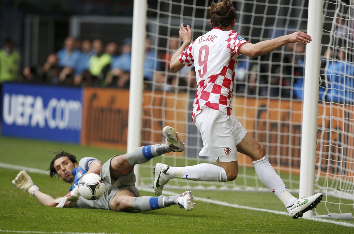 FOTO&VIDEO Italia şi Croaţia au încheiat la egalitate, 1-1, şi complică situaţia în grupa C