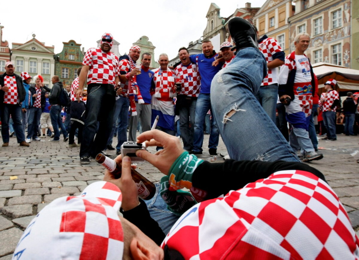 FOTO Galeria superlativelor! Croaţia are cei mai NEBUNI, cei mai FRUMOŞI, cei mai MULŢI fani de la Euro