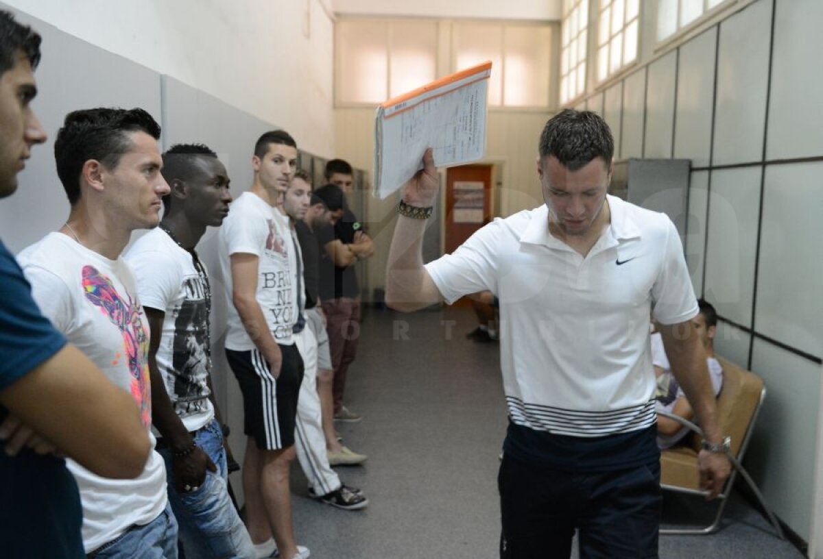 FOTO%VIDEO Surpriză la vizita medicală a dinamoviştilor » El va fi urmaşul lui N'Doye!