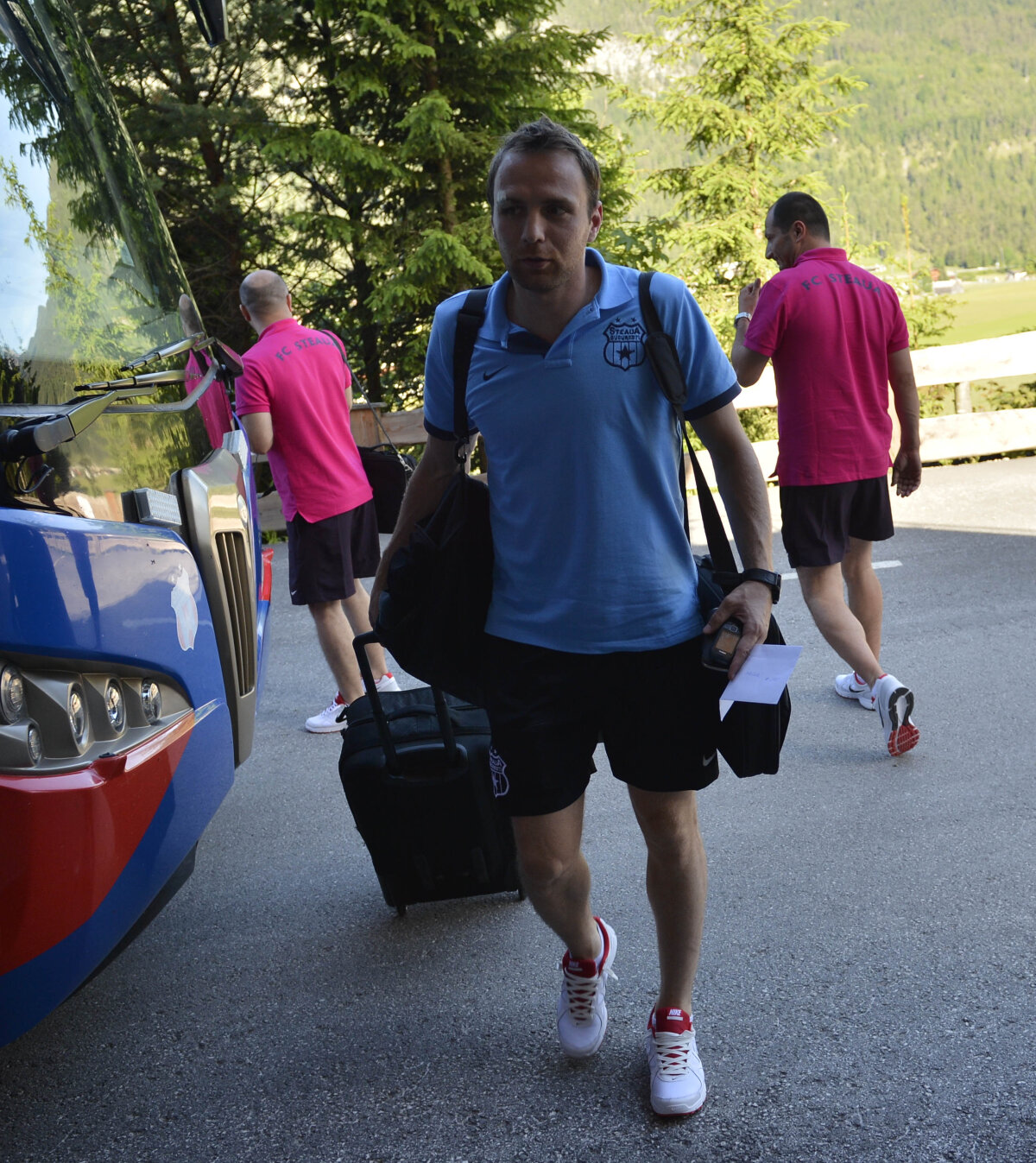 FOTO Steaua a ajuns în cantonamentul din Austria. Vezi primele imagini de la sosire