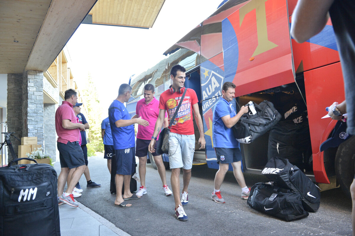 FOTO Steaua a ajuns în cantonamentul din Austria. Vezi primele imagini de la sosire