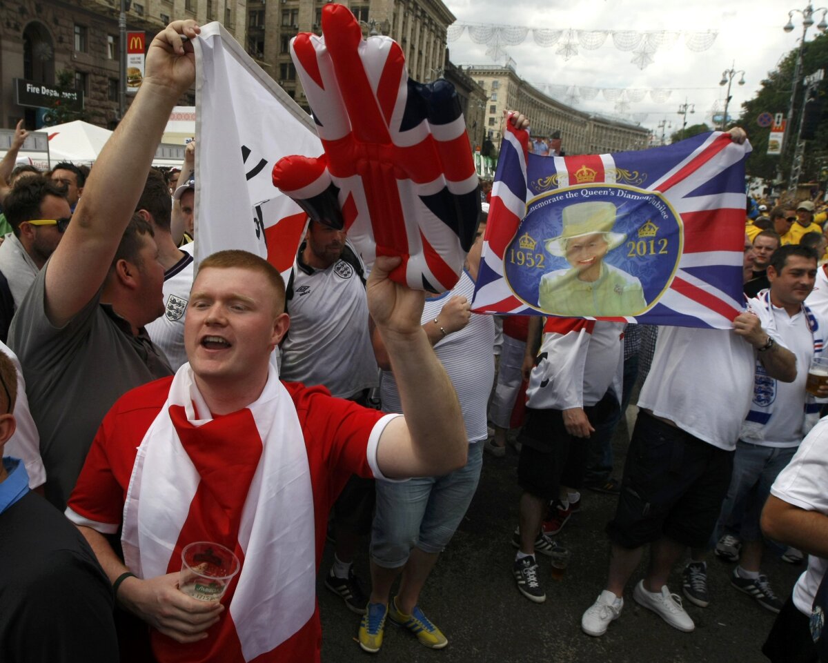 Anglia cîştigă spectaculos şi-i arată lui Ibrahimovici drumul spre casă