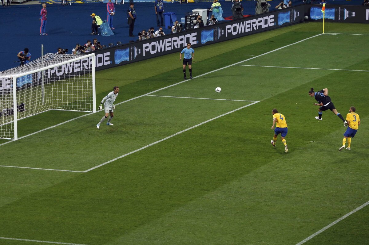 Anglia cîştigă spectaculos şi-i arată lui Ibrahimovici drumul spre casă