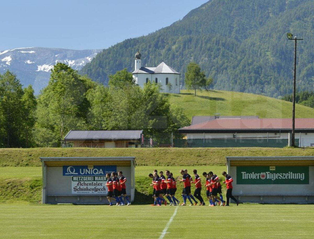 FOTO Greu după vacanţă » Reghe i-a chinuit pe stelişti de la primul antrenament