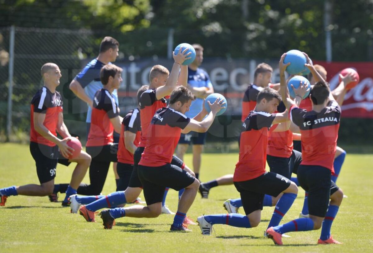 FOTO Greu după vacanţă » Reghe i-a chinuit pe stelişti de la primul antrenament