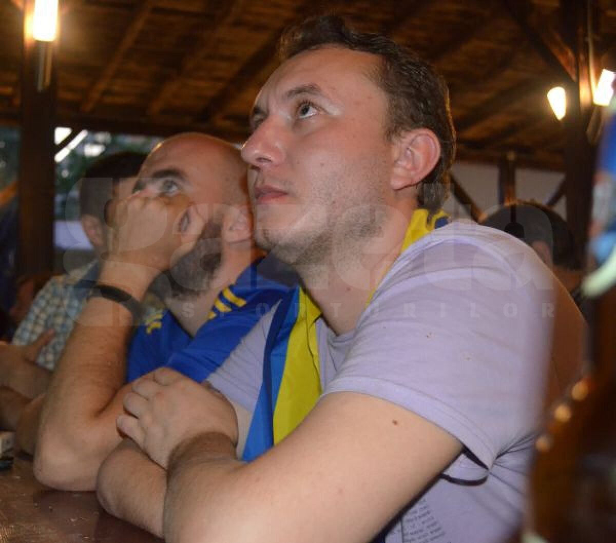 FOTO Gazde în deplasare » Cum au urmărit fanii Ucrainei meciul favoriţilor la 1.000 de kilometri de ţara-mamă