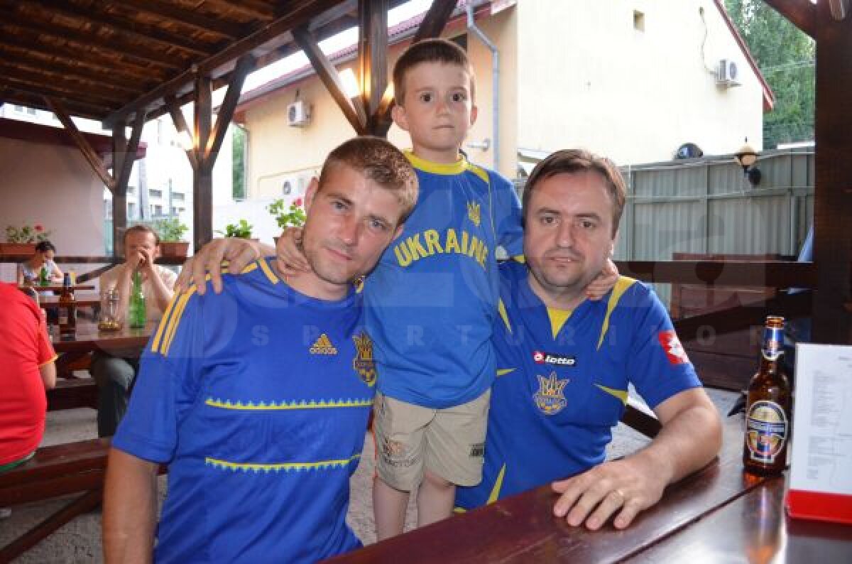 FOTO Gazde în deplasare » Cum au urmărit fanii Ucrainei meciul favoriţilor la 1.000 de kilometri de ţara-mamă