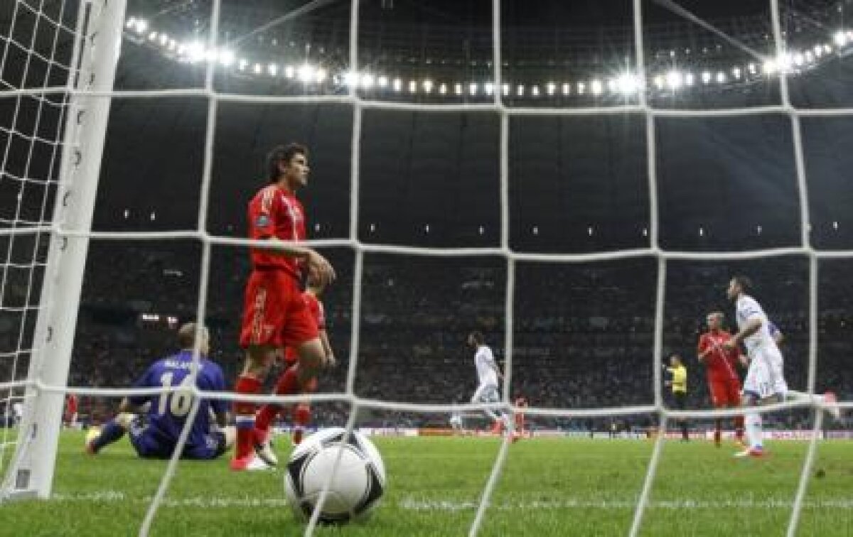 SURPRIZĂ ÎN GRUPA A Grecia - Rusia 1-0  » Elenii se califică deşi nimeni nu le mai dădea nici o şansă