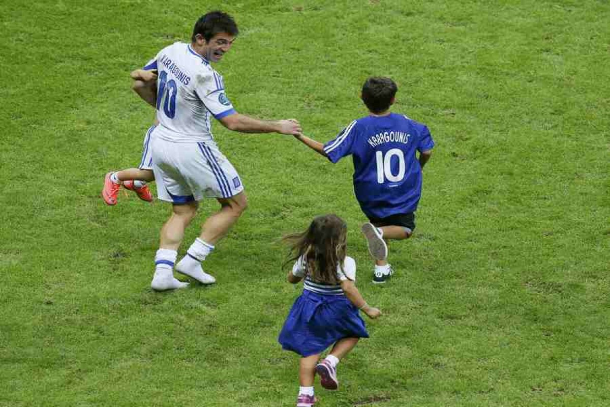 VIDEO Lada şi Elada » Karagounis continuă visul elen şi îi trimite acasă pe estici