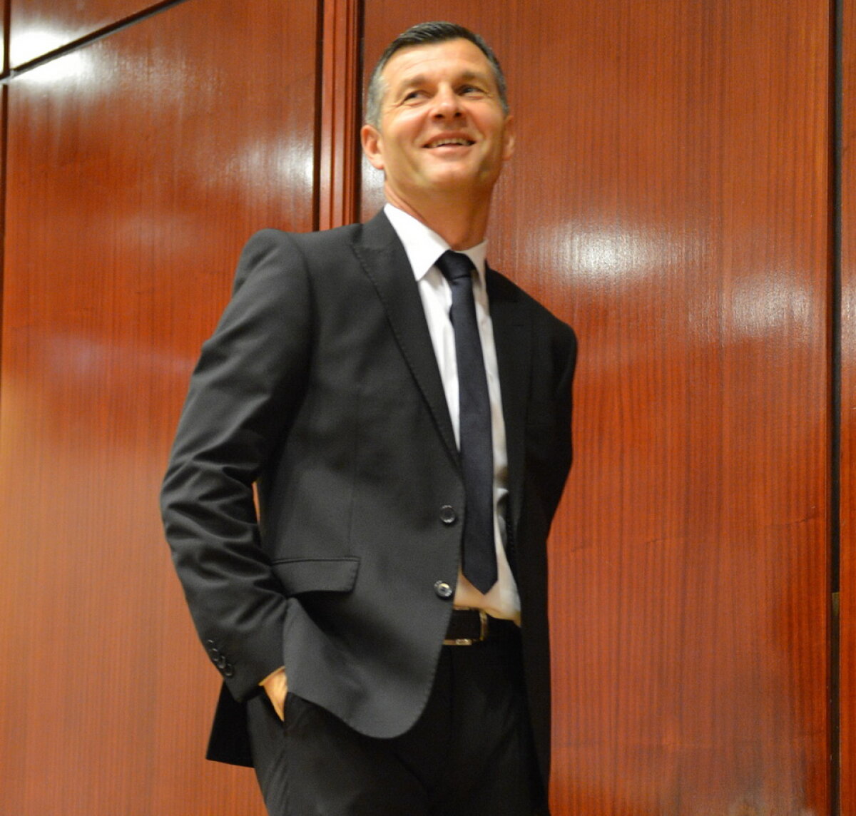 FOTO&VIDEO Rapidiştii şi-au prezentat achiziţiile » Sabău: "Mi-am pierdut vocea negociind cu domnul Copos"  :)