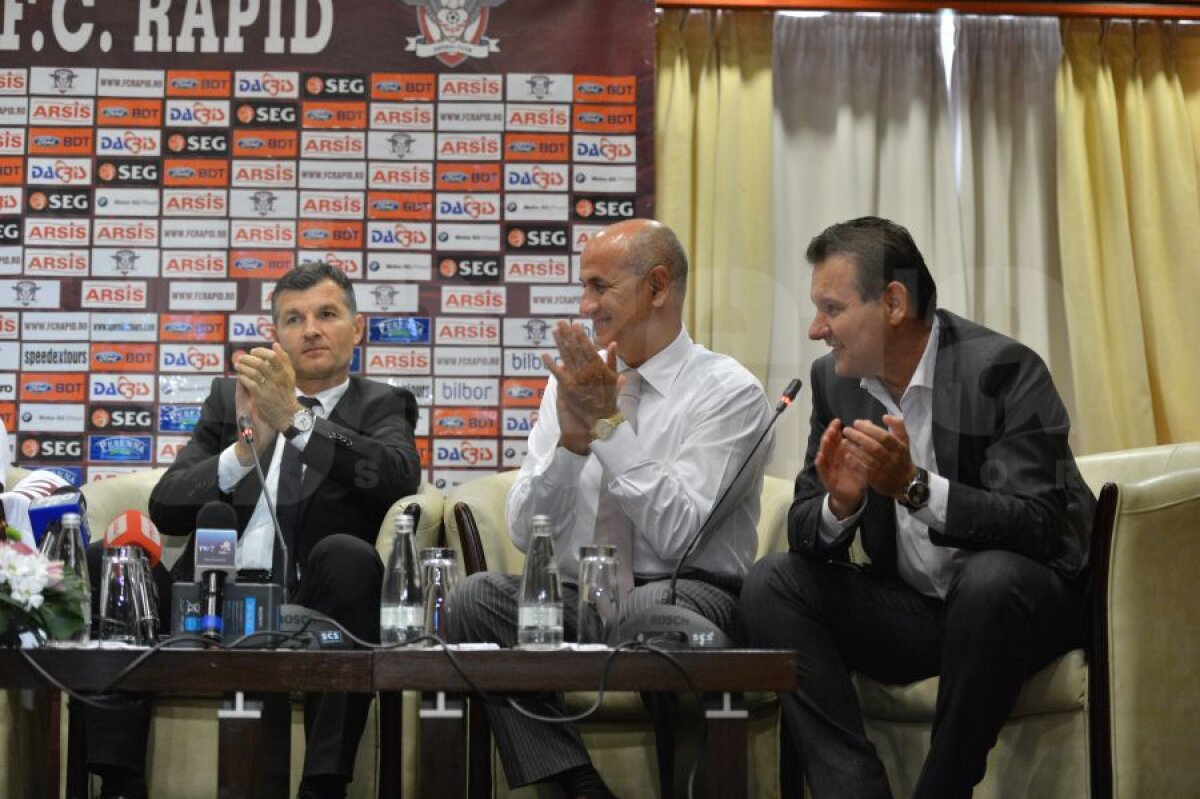 FOTO&VIDEO Rapidiştii şi-au prezentat achiziţiile » Sabău: "Mi-am pierdut vocea negociind cu domnul Copos"  :)