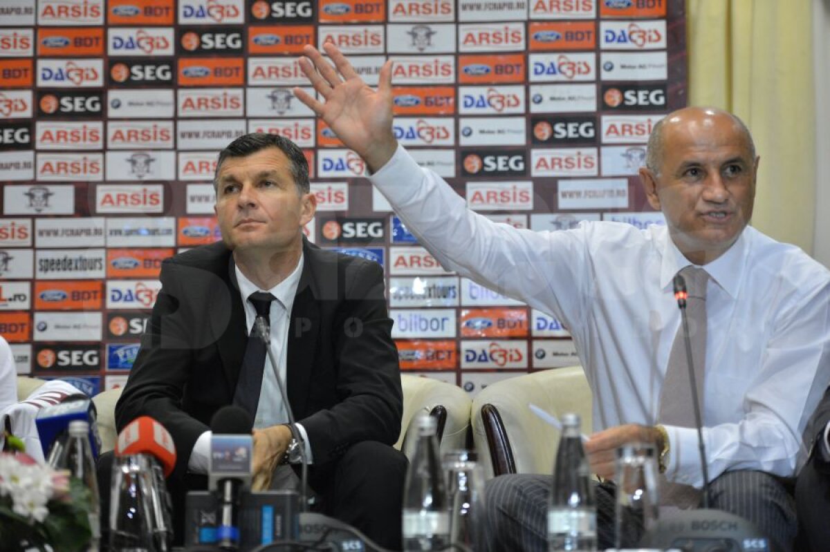 FOTO&VIDEO Rapidiştii şi-au prezentat achiziţiile » Sabău: "Mi-am pierdut vocea negociind cu domnul Copos"  :)