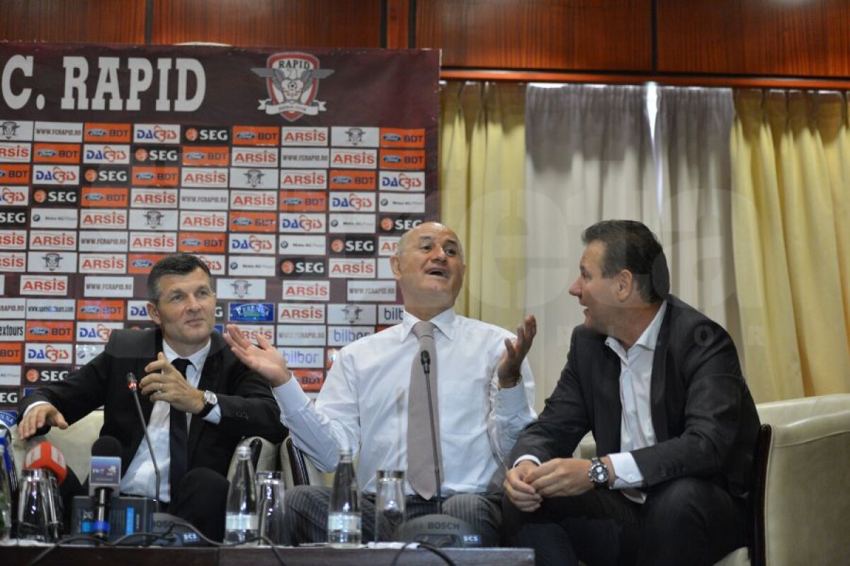 FOTO&VIDEO Rapidiştii şi-au prezentat achiziţiile » Sabău: "Mi-am pierdut vocea negociind cu domnul Copos"  :)