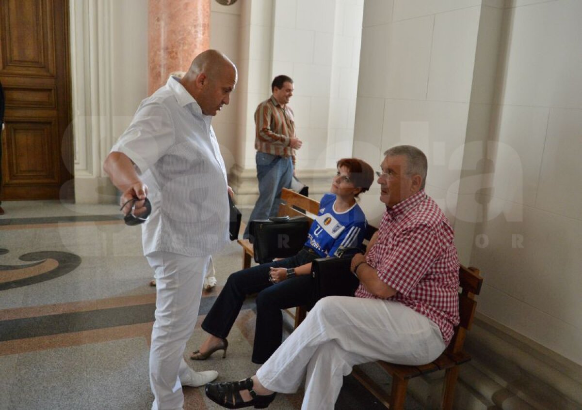 FOTO Pronunţarea în cazul dezafilierii Craiovei a fost amînată şi se va da peste 7 zile!