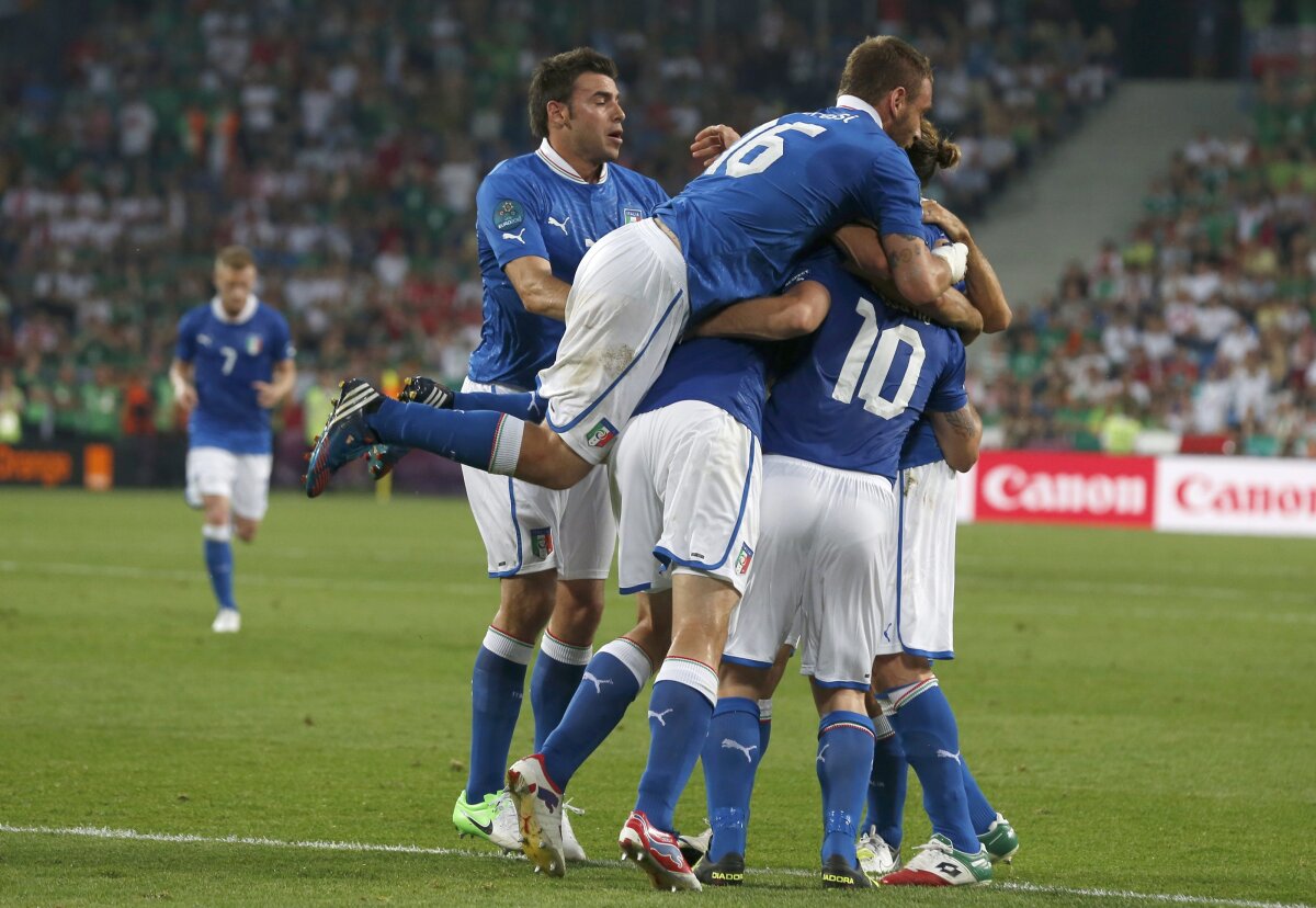 VIDEO + FOTO Squadra respiră! » Azzurrii s-au calificat în sferturi după 2-0 cu Irlanda