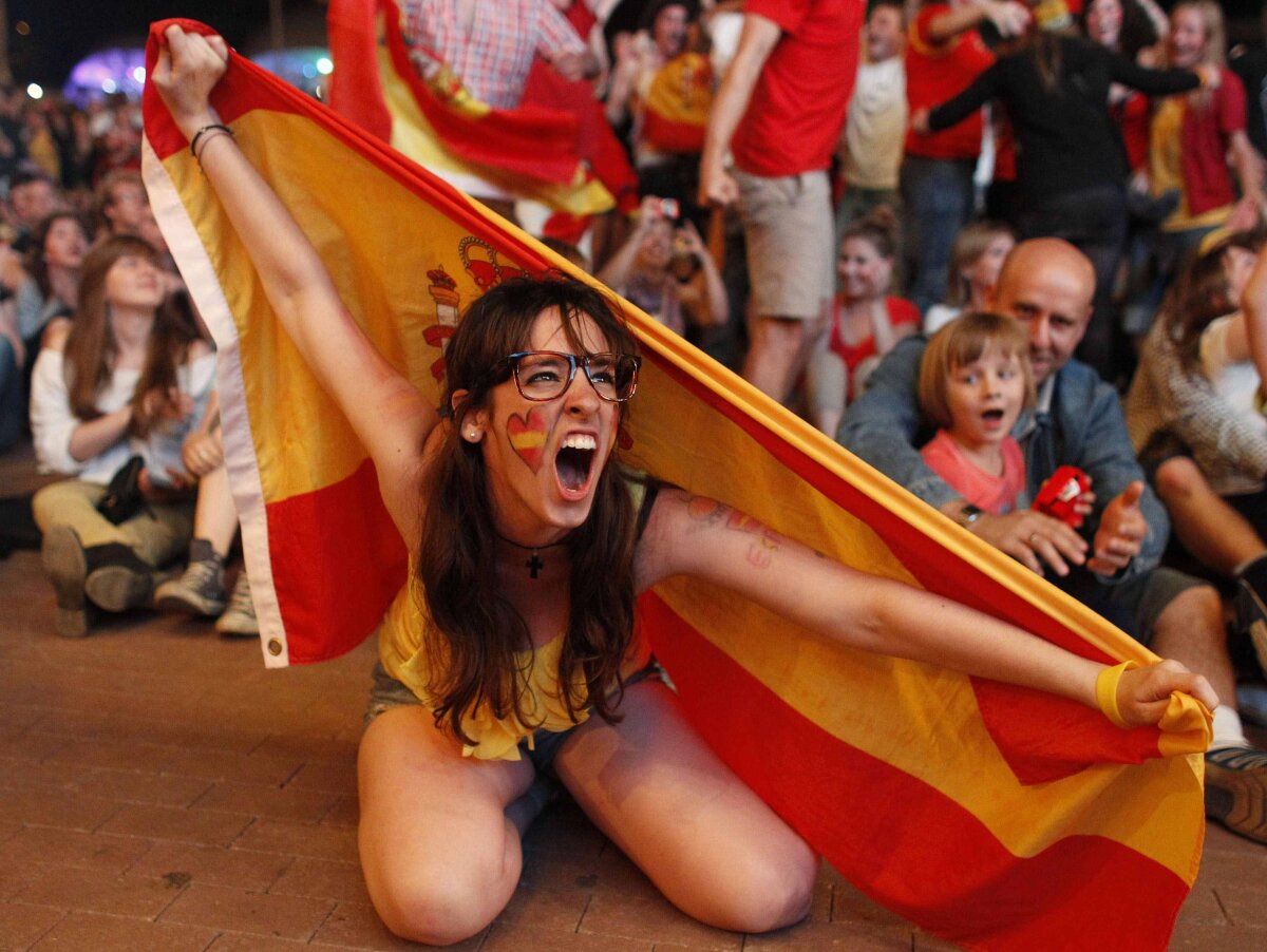 FOTO Imagini de senzaţie de la meciurile grupei C. Iată-le pe cele mai tari!