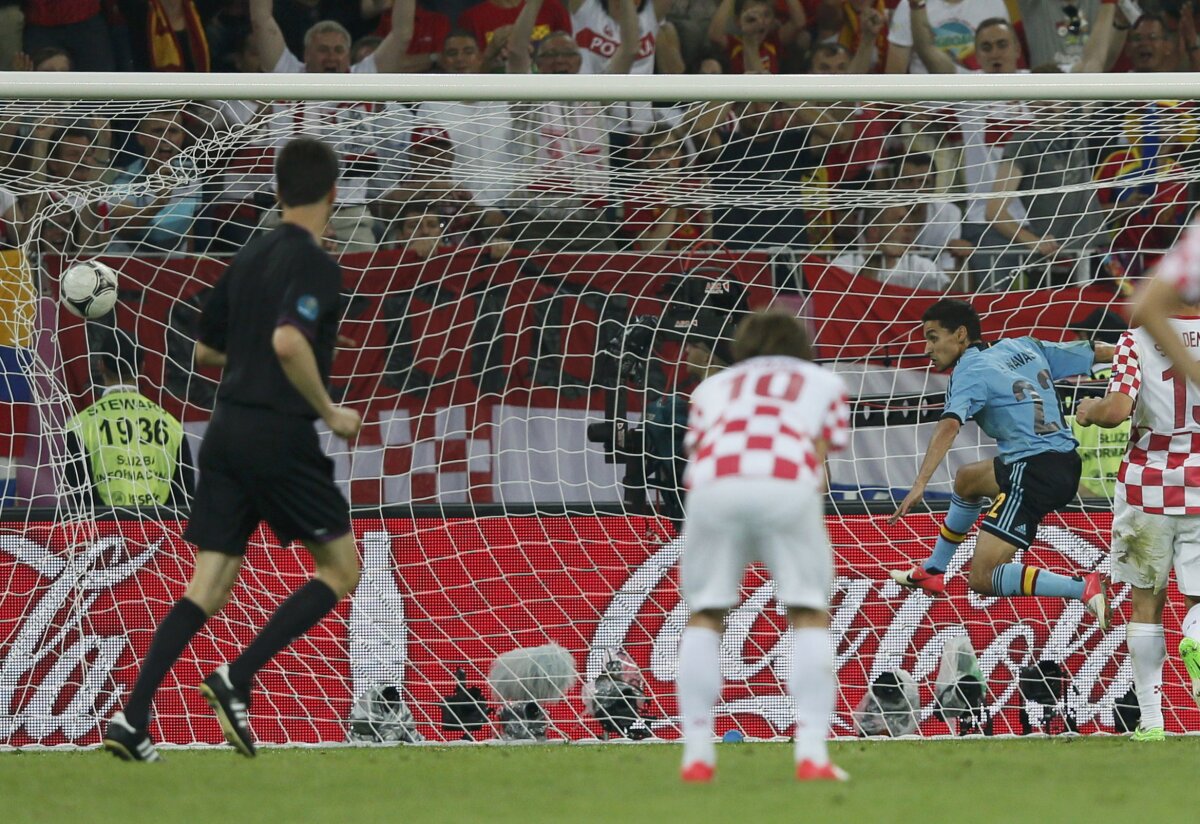 FOTO Imagini de senzaţie de la meciurile grupei C. Iată-le pe cele mai tari!